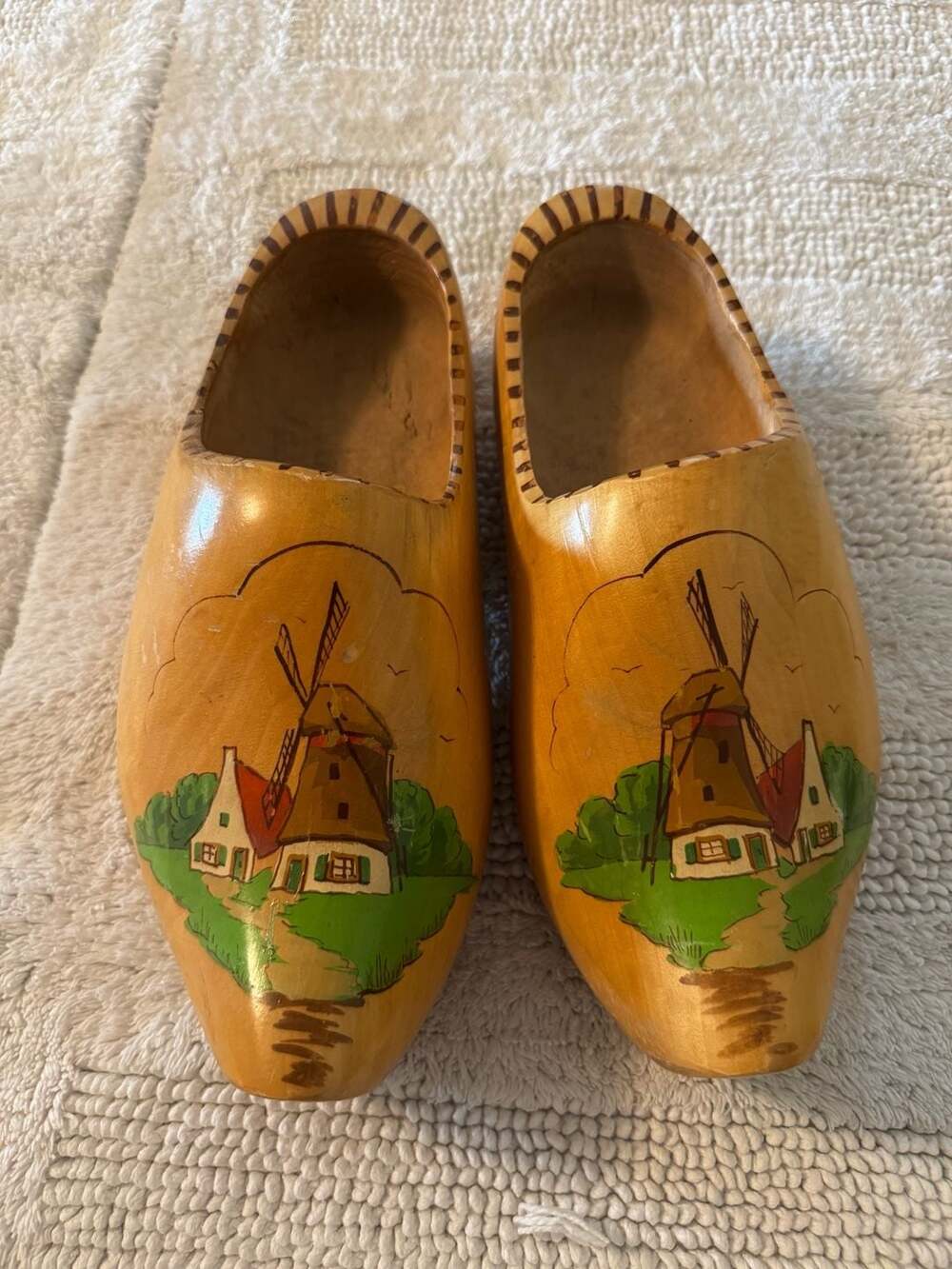 Vintage  Hand Carved Men’s sz 10 Wooden Clogs Windmill Shoes Handmade Holland